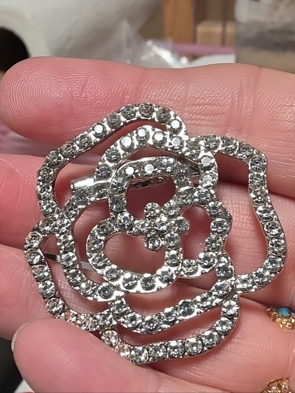 A91- Crystal Rose Brooch Pin - Silver Tone